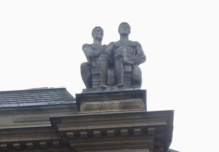 Stuttgart statues masculines