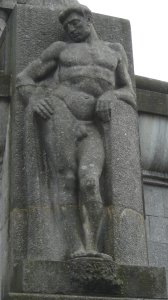 Hambourg, statue de Bismarck relief